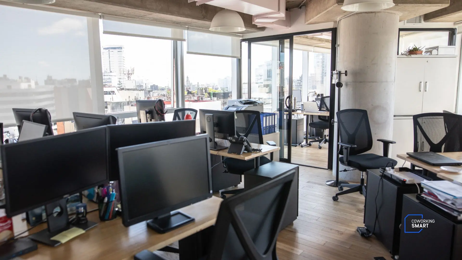 Coworking vs Escritório Próprio: Comparativo Completo de Custo para Pequenas Empresas